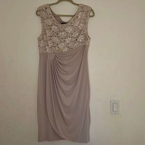 Beige Sequin Lace Knee Length Short Sleeve Dress size 16